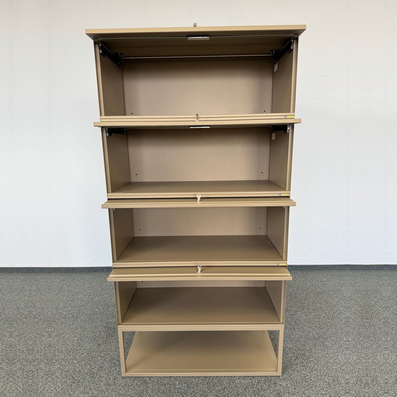 Lista Banconi: Lista Office LO Locker mit 8 Fächern zweiseitig – Usato da Schönenwerd venduto da mcofficeshop 1