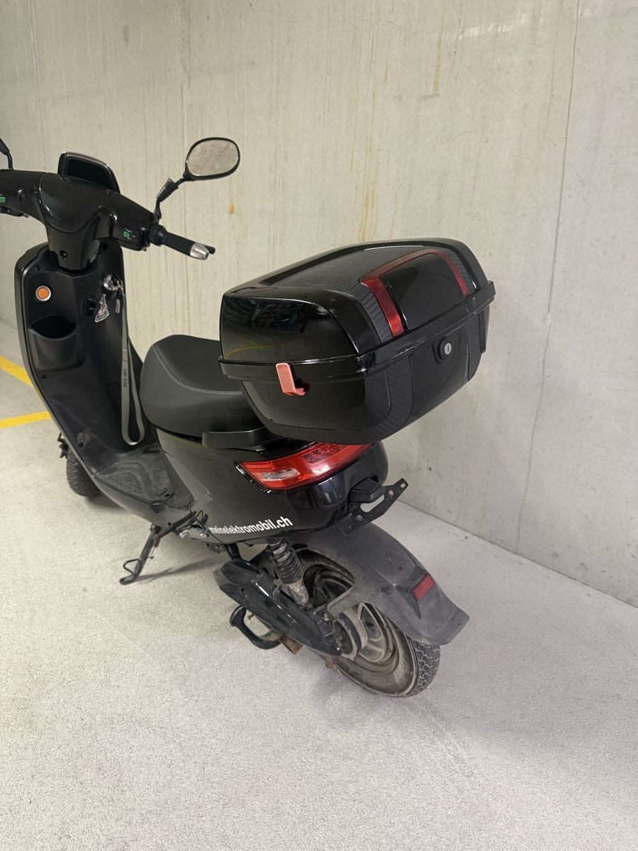 Voiturettes électriques: Elektro roller / Elektro scooter  – D'occasion à Cortaillod par mah_tg2m 1