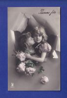 ENFANT - Jeunes filles et fleurs - Baiser