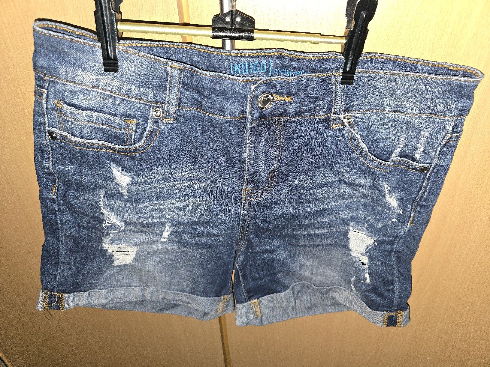 Pantaloni: Short en jeans, M – Usato da La Neuveville venduto da Diamise