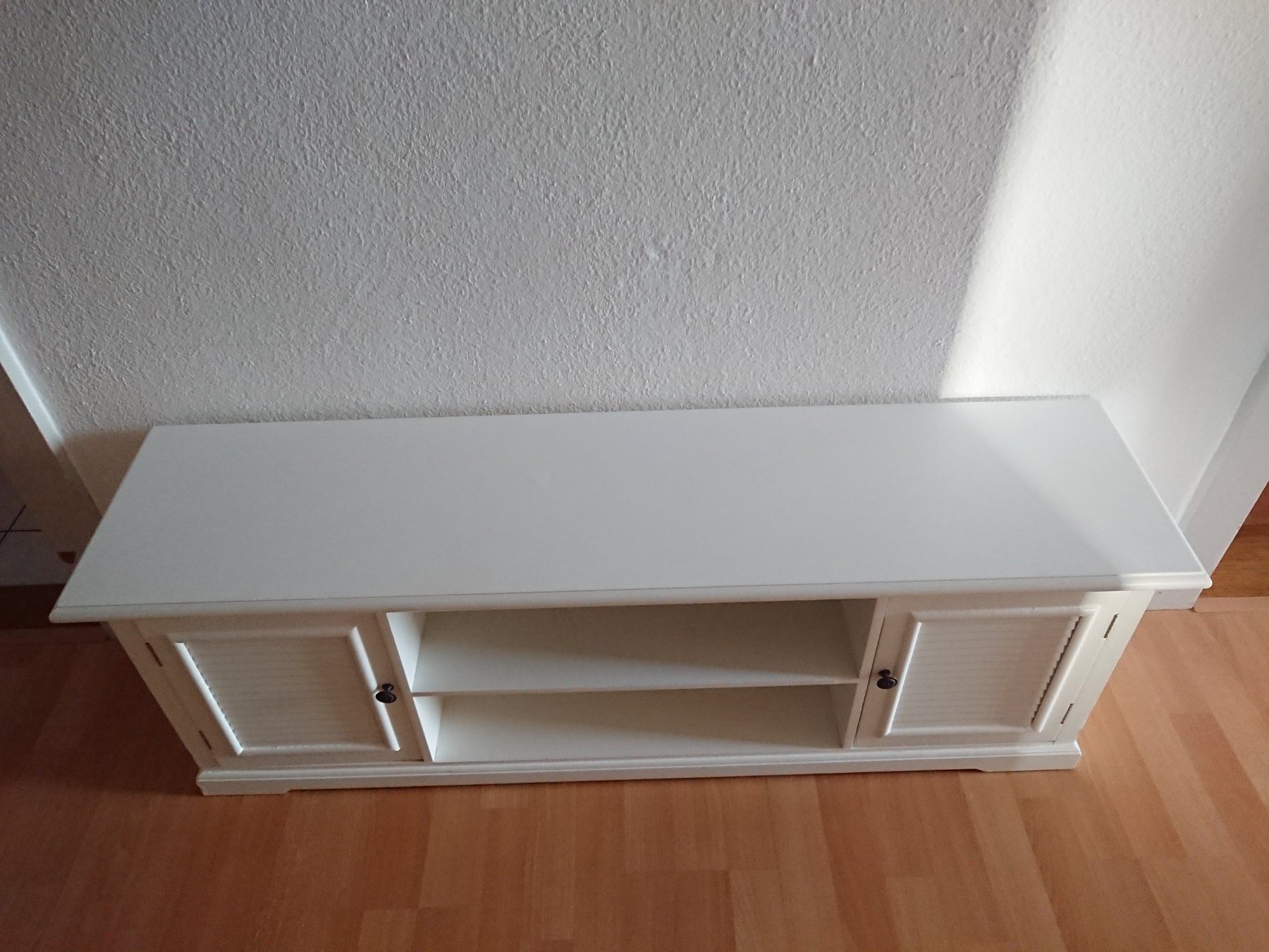 TV Möbel: Kleines Möbelstück Lowboard TV-Möbel – Gebraucht aus Hallau von CHACLA