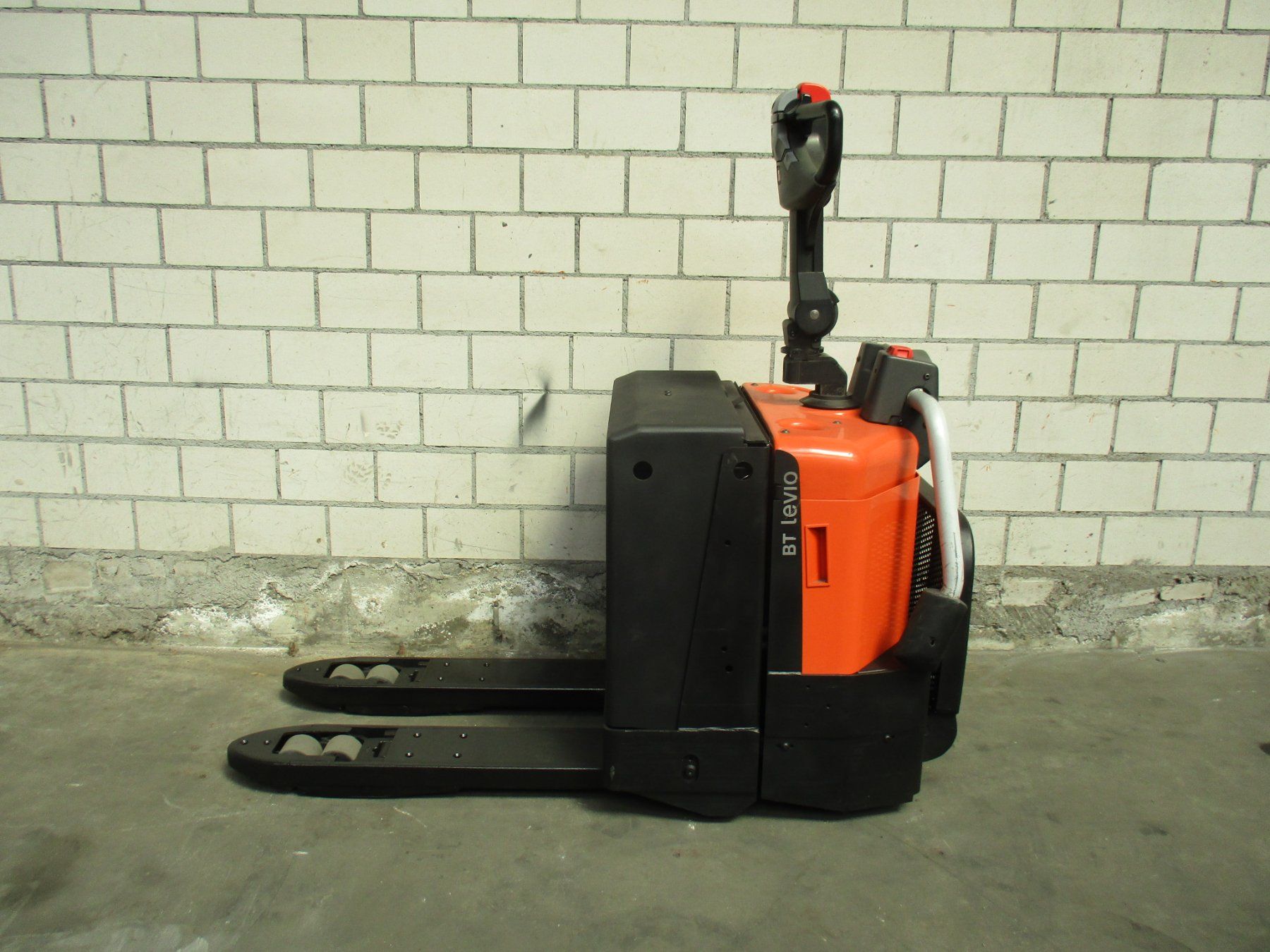 Gabelstapler & Hubwagen: STAPLER BT LPE 200 AMEISE  Gabellänge 800mm – Gebraucht aus Seon von zomahandel