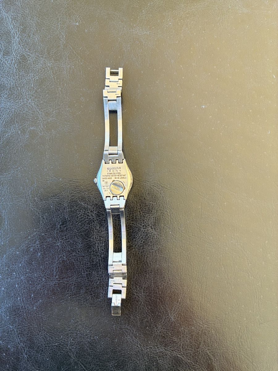 Swatch Uhren: Swatch Irony Damen Armbanduhr – Gebraucht aus Moleson-s-Gruyeres von Mosaikplastik