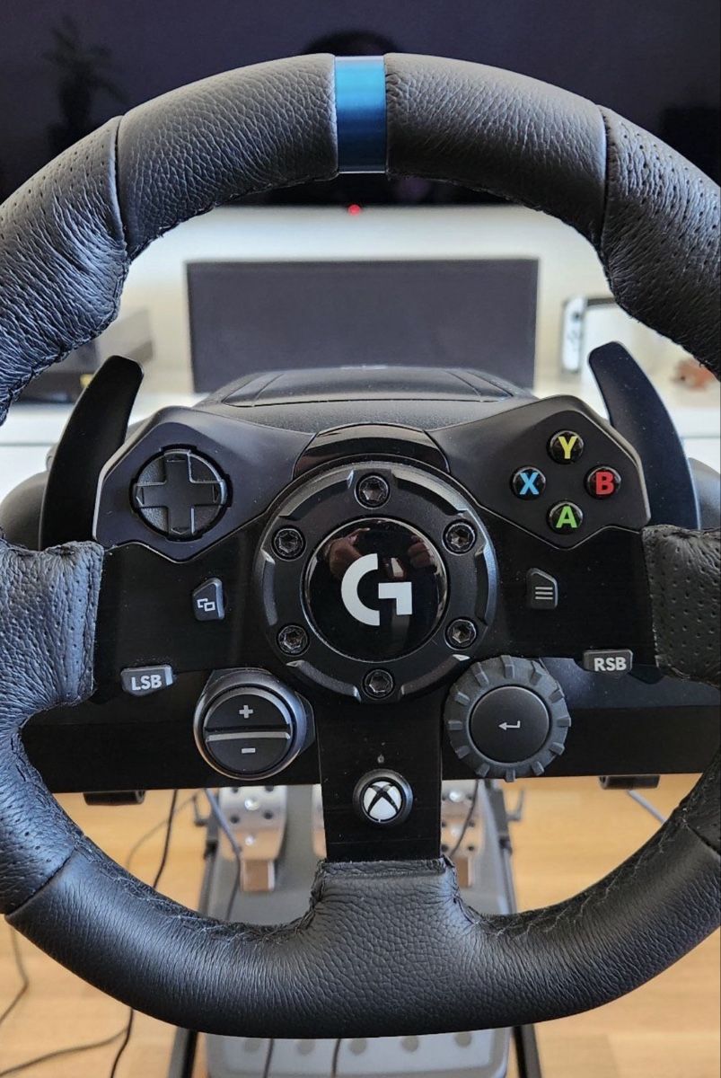 Logitech Controller: Volant logitech G923 avec vitesses et siège  – Usato da Boudry venduto da Francesb 1