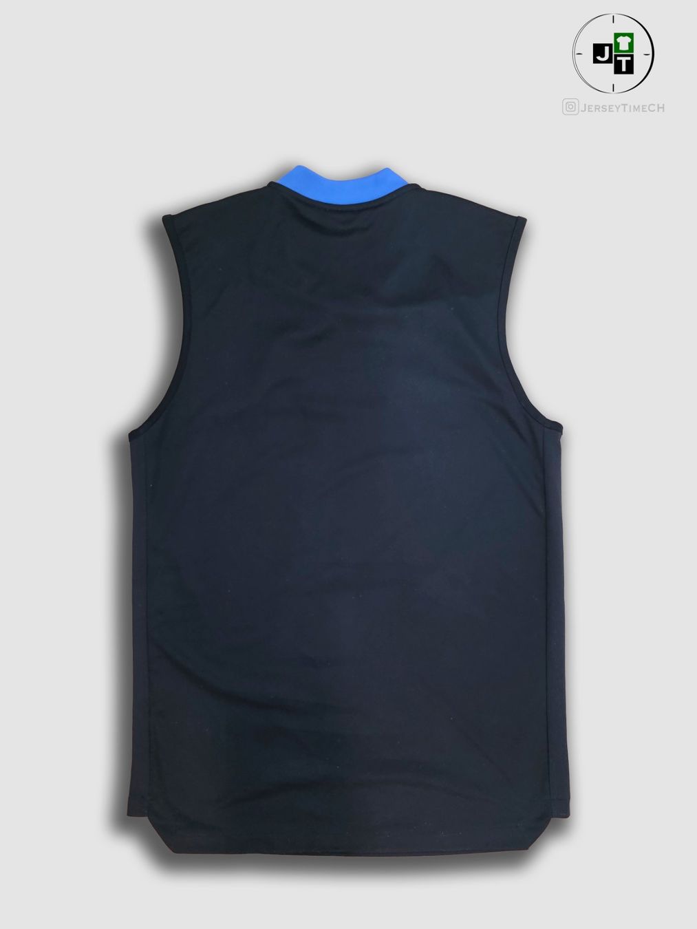 Real Madrid Canottiere & Pantaloni: REAL MADRID TRAINING TANK TOP – Usato da Lüchingen venduto da Jersey_Time 1