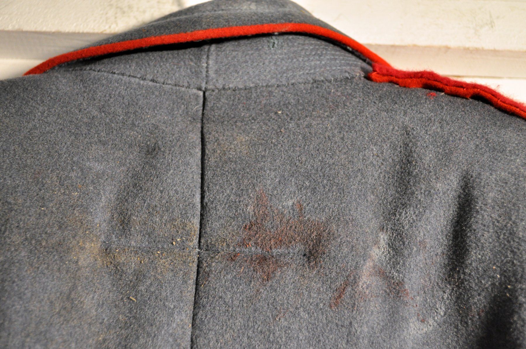 Uniformi: Ancien manteau militaire – Usato da Neuchâtel venduto da Neuchatel 8