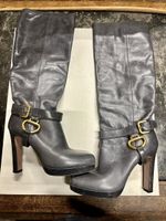 Bottes Prada, cuir souple gris taille 37.