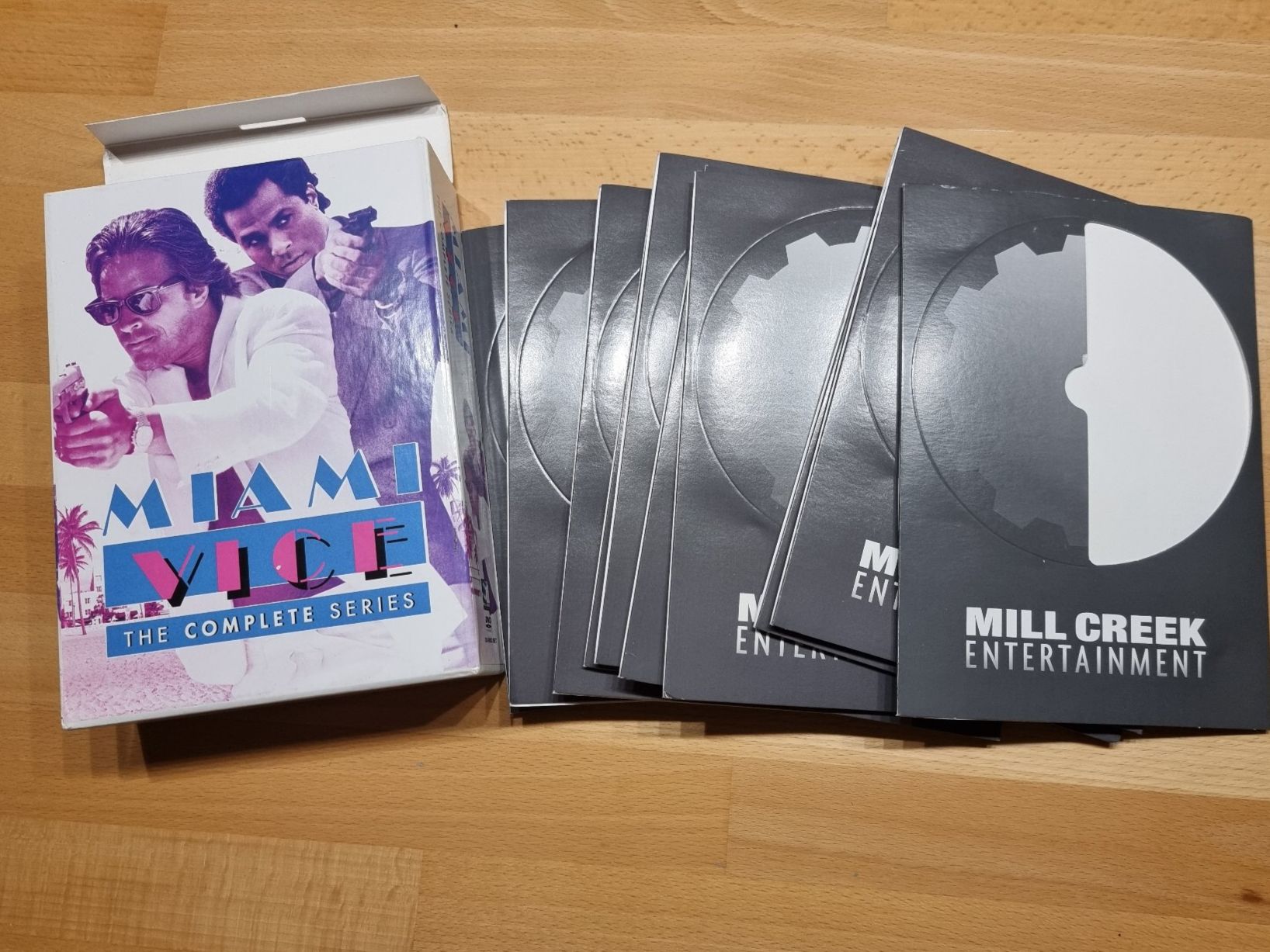 Tutti i DVDs: Miami Vice DVD in Kartongehäuse – Usato da Ebikon venduto da Dubi1 3