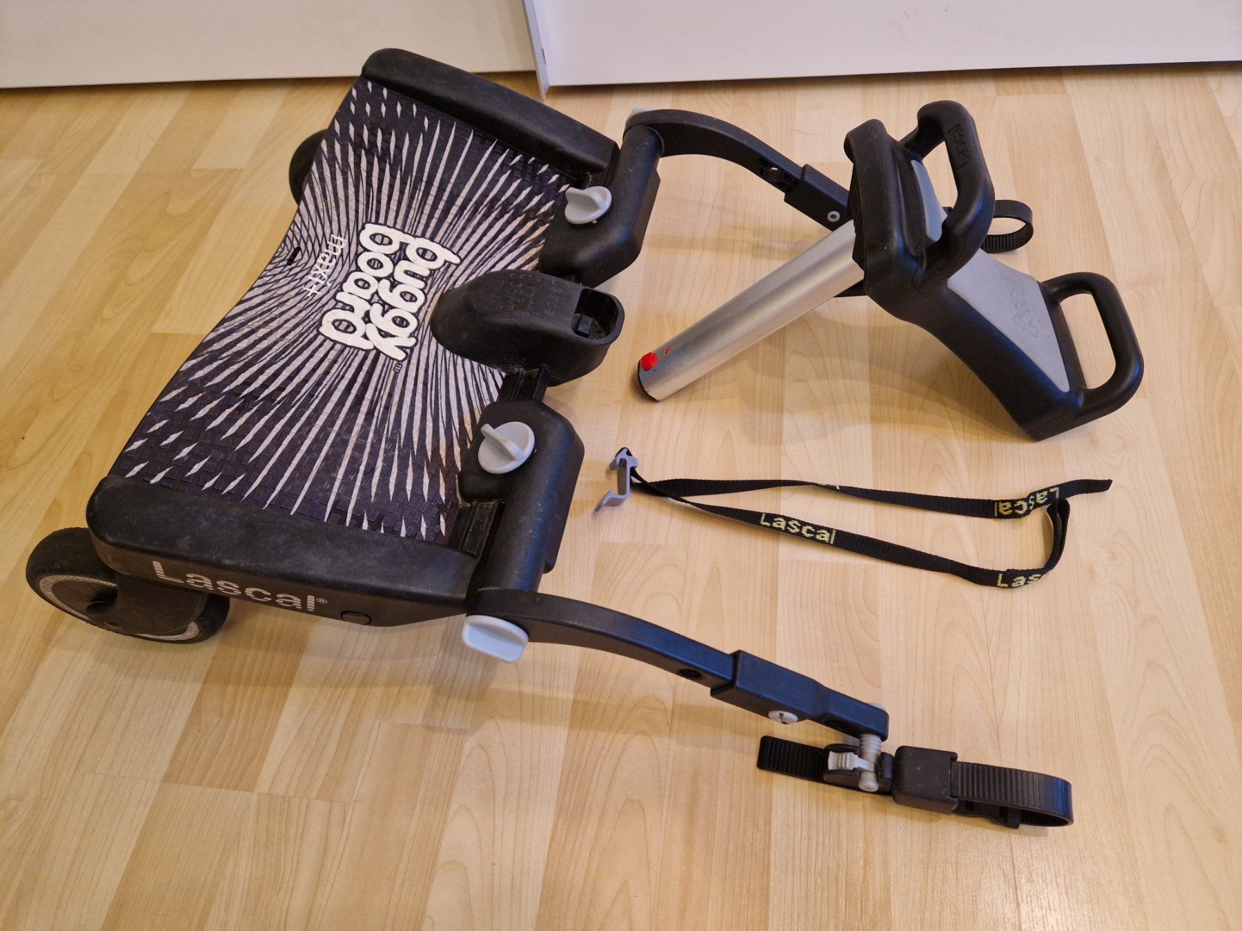 Lascal Kinderwagen Zubehör: Buggy Board Maxi+ mit Sitz – Gebraucht aus Aathal-Seegräben von Jago1984ZH 1