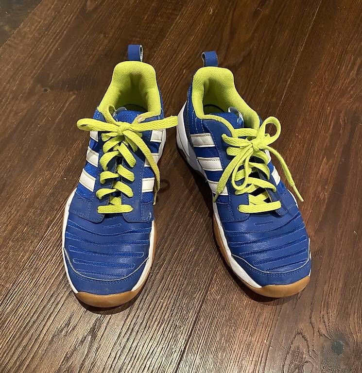 Scarpe per ragazzi: Hallenturnschuhe – Usato da Liestal venduto da reguswiss