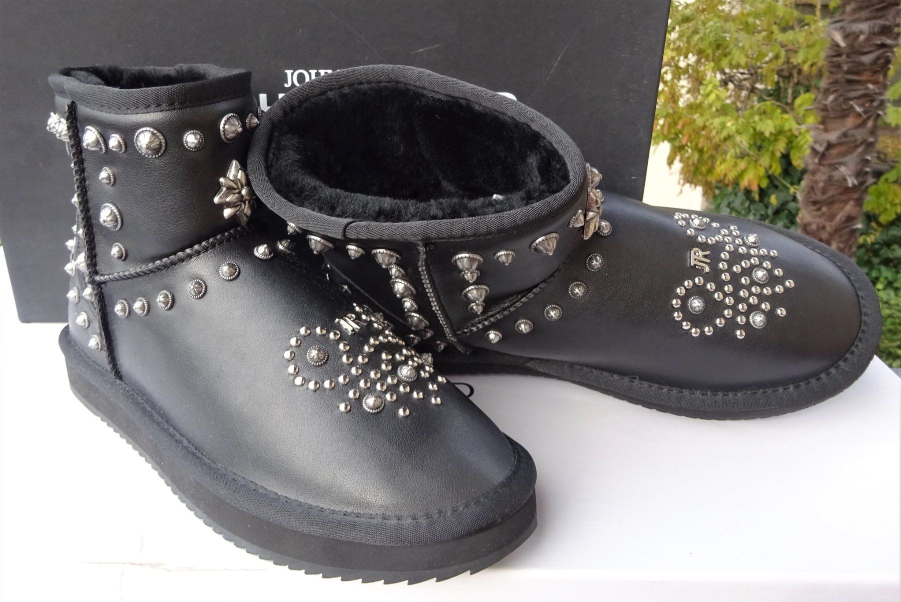 Ugg Herrenschuhe: John Richmond BELLISSIMI, COMODE e CALDE UGG n. 40 IT – Neu und originalverpackt aus Bissone von vis_lpp9 4