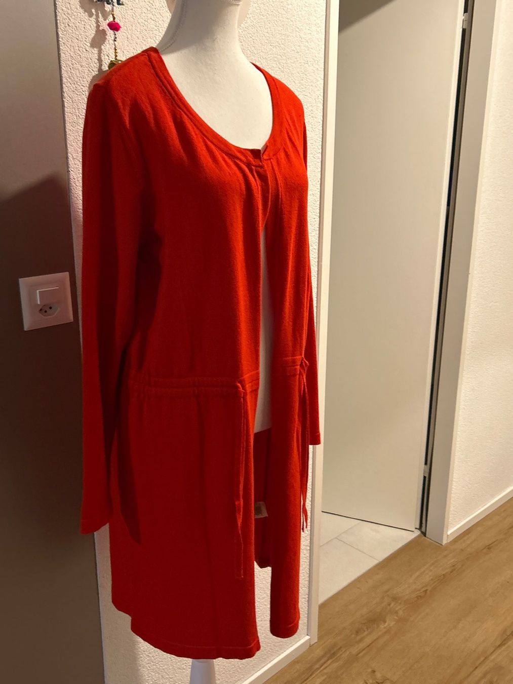 Jacken: Lange Strickjacke rot von bpc selection Gr. 40/42 – Gebraucht aus Brunnen von Nala2929 1