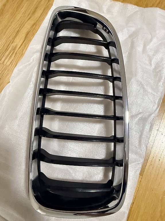 Tutti pezzi di ricambio auto: BMW 4er Kühlergrill Nieren – Usato da Regensdorf venduto da arm_2cb9 2