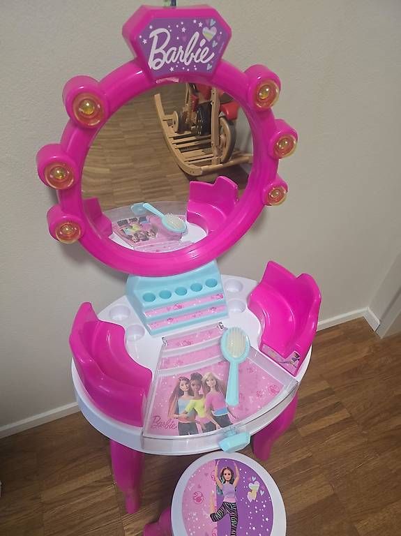 Giocattoli: Kinder Barbie Schminktisch – Usato da Zürich venduto da imeri010