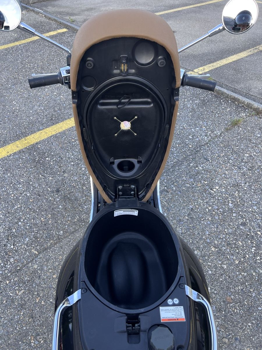 Vespa Scooter: Piaggio Vespa Primavera 125 2021 – Usato da Chur venduto da GiiGii21 5