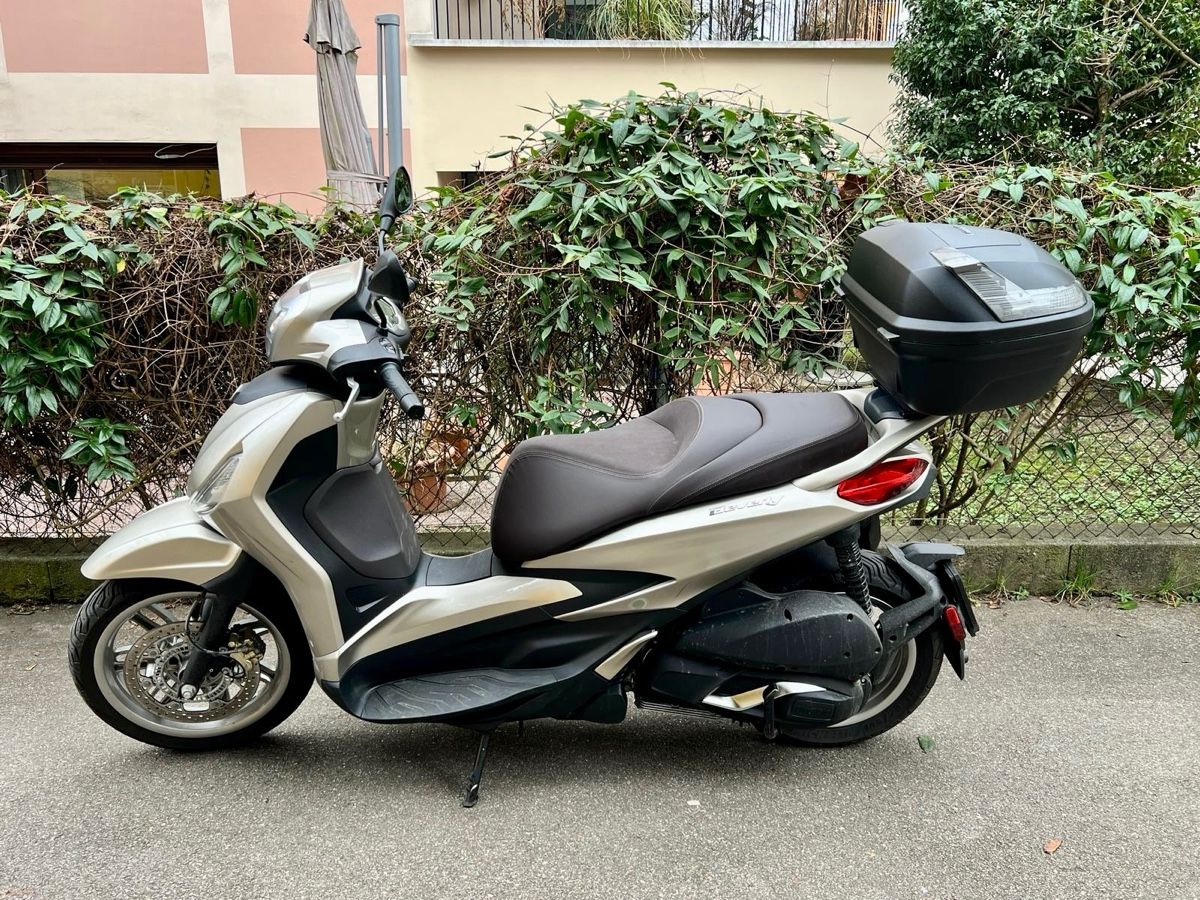 Piaggio Scooter: Piaggio Beverly 300, 2025 – Usato da Zürich venduto da M4NU29557