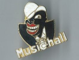 Music Hall, Pin