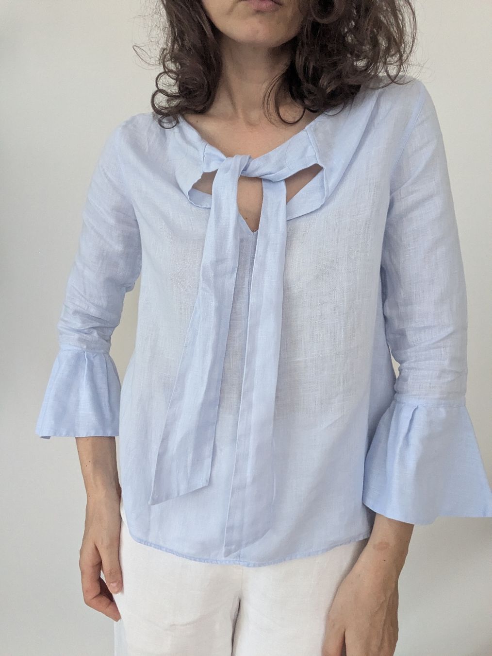 Camicette: Damen Bluse hellblau Grösse XS  mit Schleife – Usato da Rorschach venduto da olg_5qq2 1