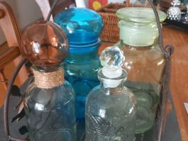 4x Flacons mit Henkel Metallkorb/ Vintage