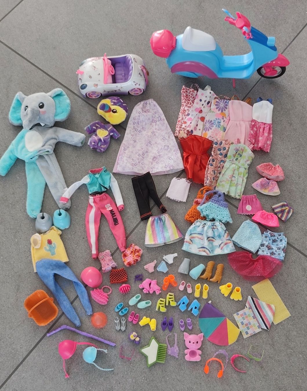 Puppen: barbie set with 19 barbies – Gebraucht aus Richterswil von Cp92 1