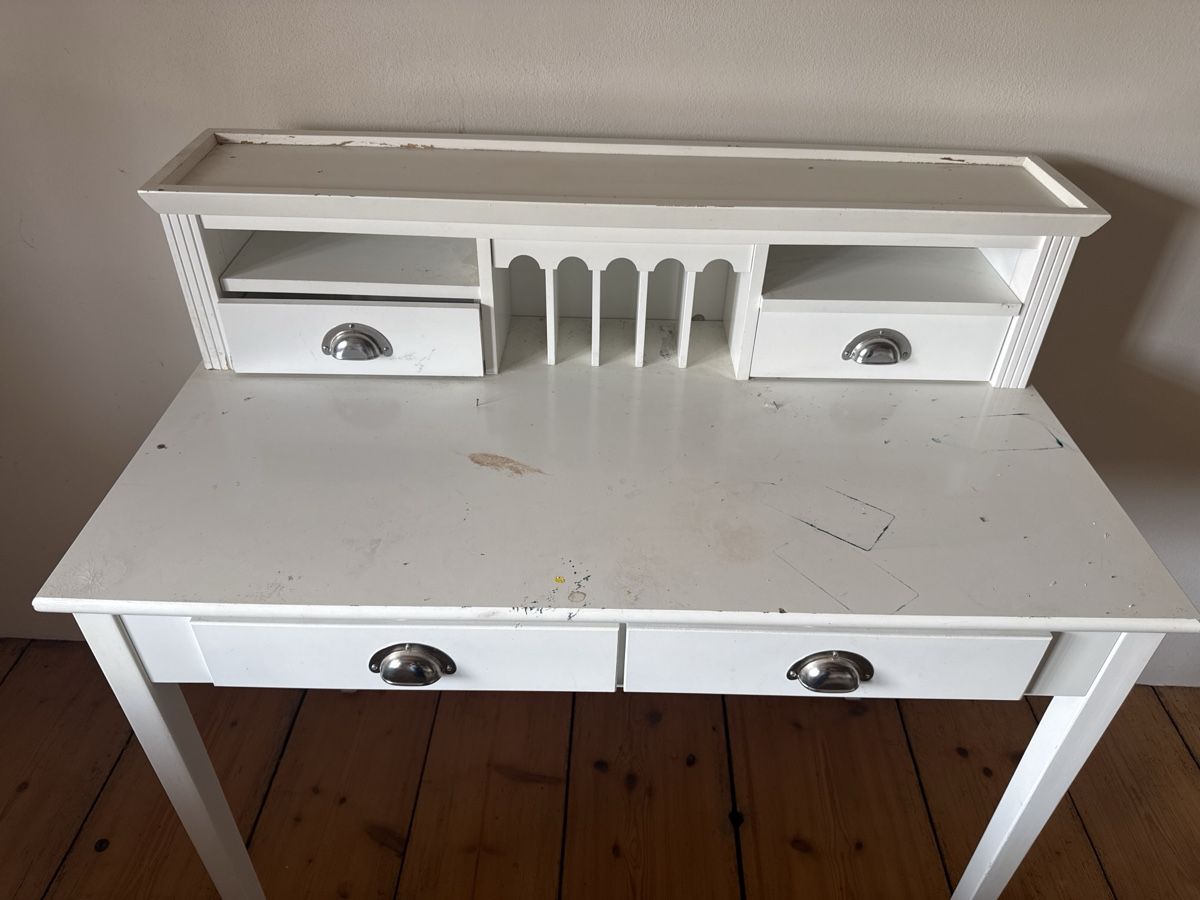 Ikea Scrivanie: Pult gebraucht teilweise Fatbflecken. – Usato da Heldswil venduto da marlis90