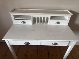 Pult gebraucht teilweise Fatbflecken.