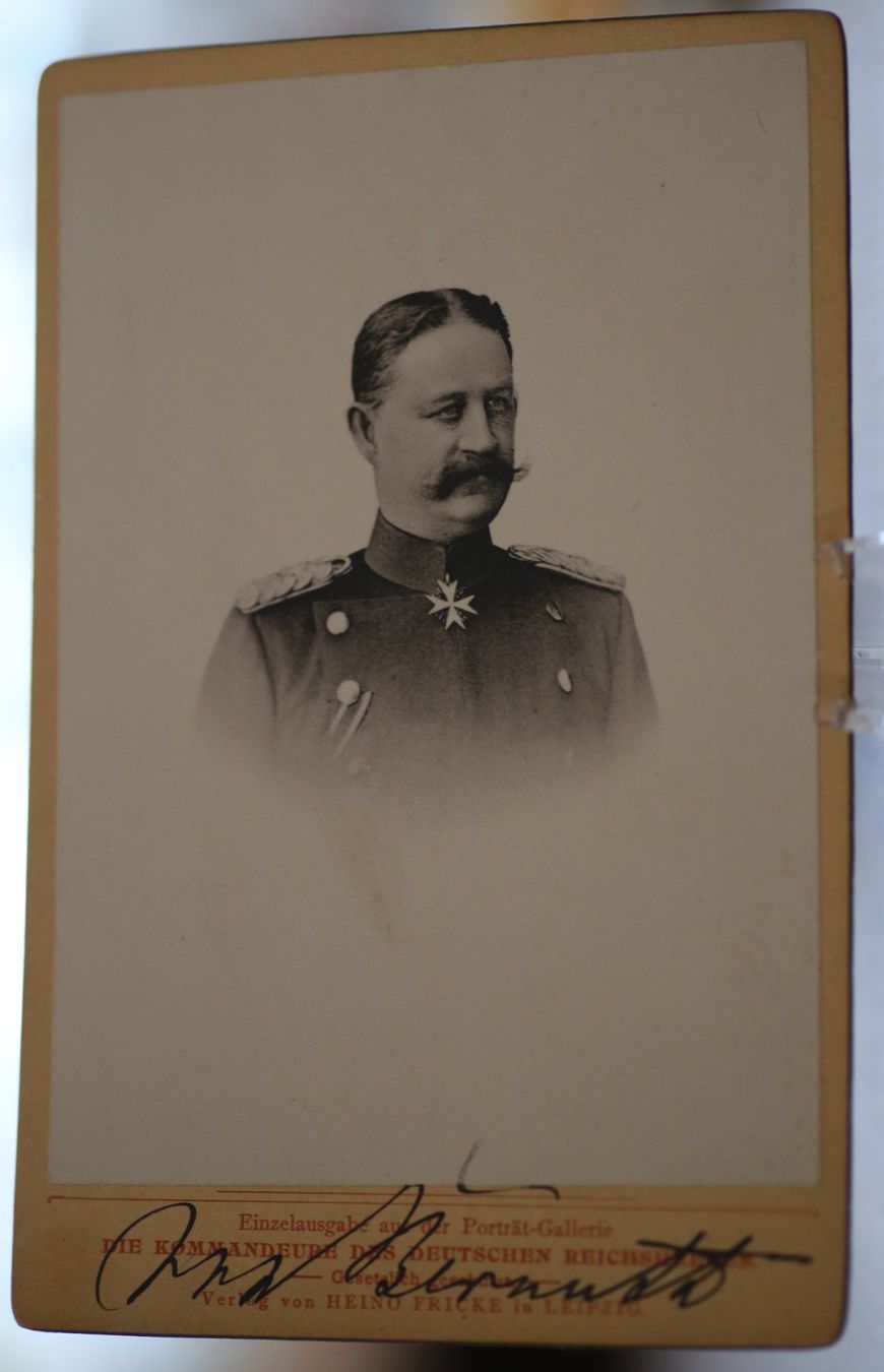 Cartes postales: General Preussen mit Pour le Merit / Originalunterschrift – D'occasion à Rothenburg par bbbaer1971