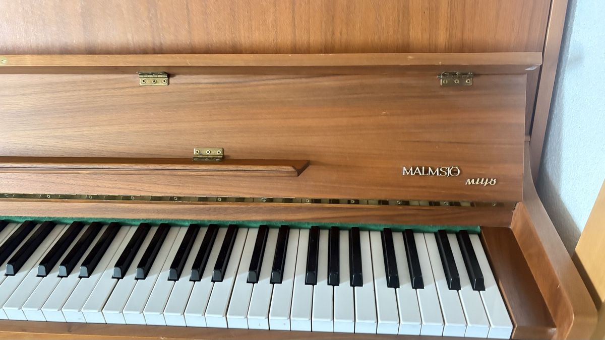 Musikinstrumente: Klavier MALMSJÖ – Gebraucht aus Sattel von kitty211 2