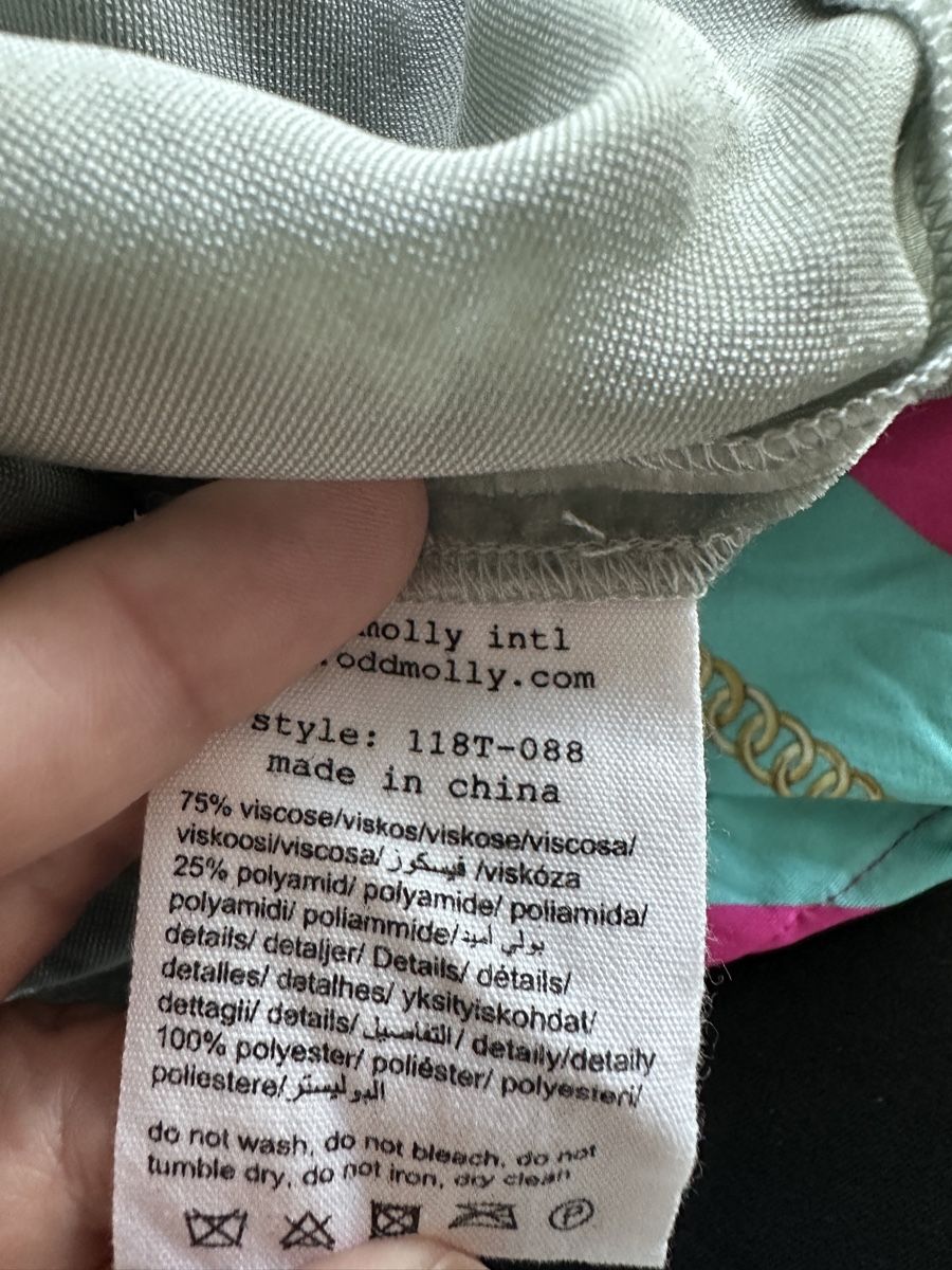 Odd Molly Kleider: Kleid Odd Molly Grösse 1 hellgrau Samt mit Druck – Gebraucht aus Buchs SG von Sunie 4