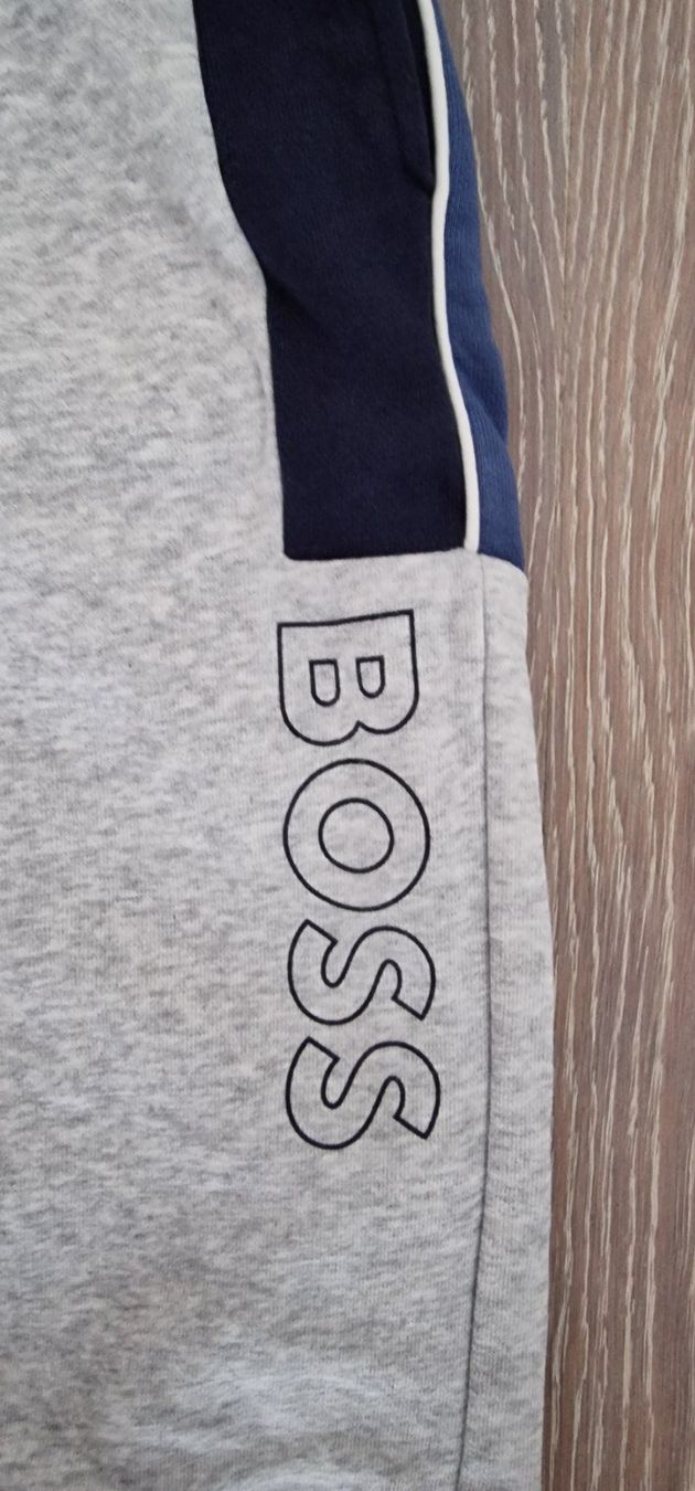 Hugo Boss Pantaloni: Boss Trainerhose Kids Grösse S, Alter 14 – Nuovo (secondo la descrizione) da Baden venduto da bue_hnb9 1