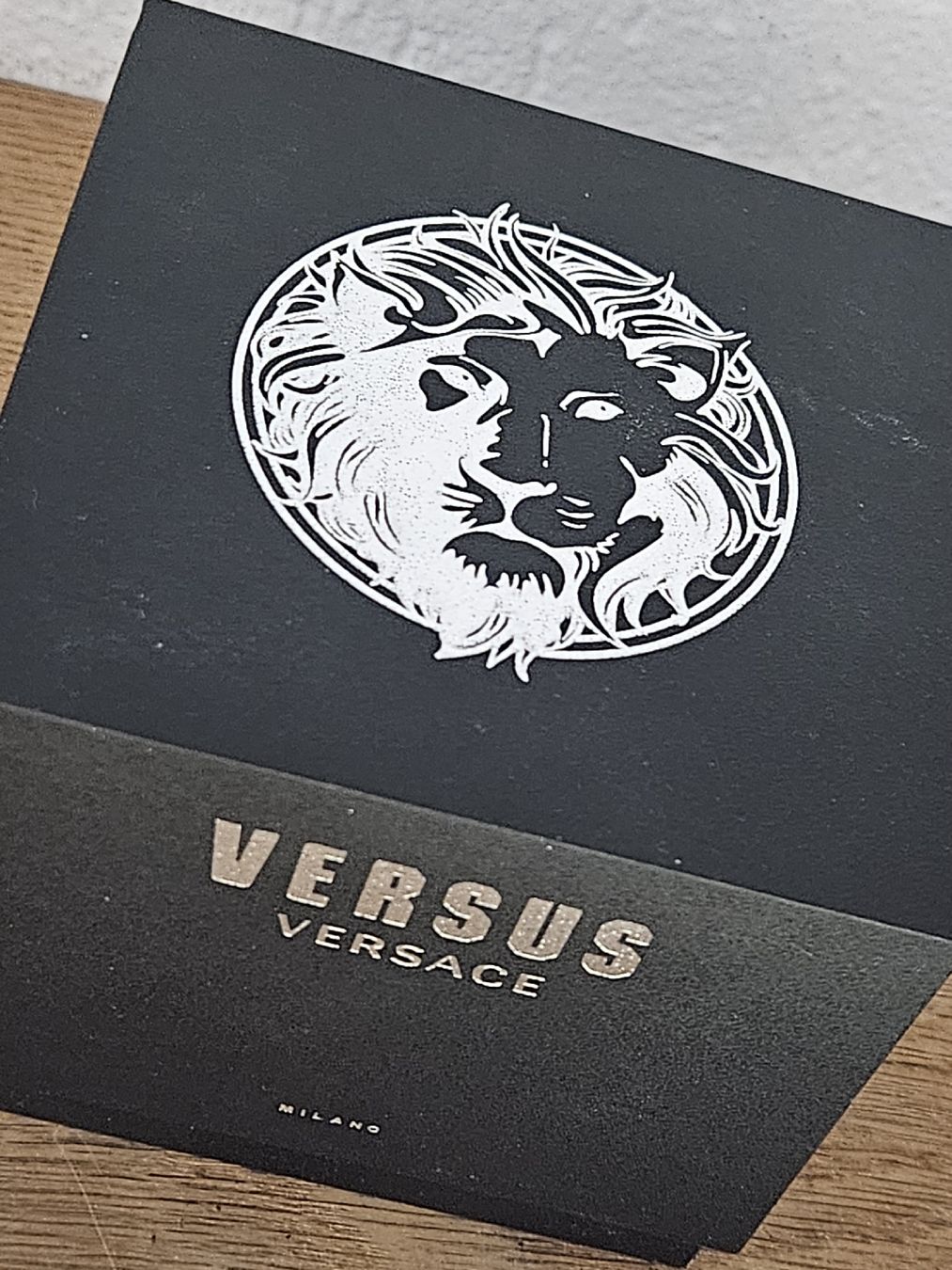 Versace Uhren: Versus Versace Uhr 37mm mit Box  – Gebraucht aus Flamatt von pie_f9zm 8