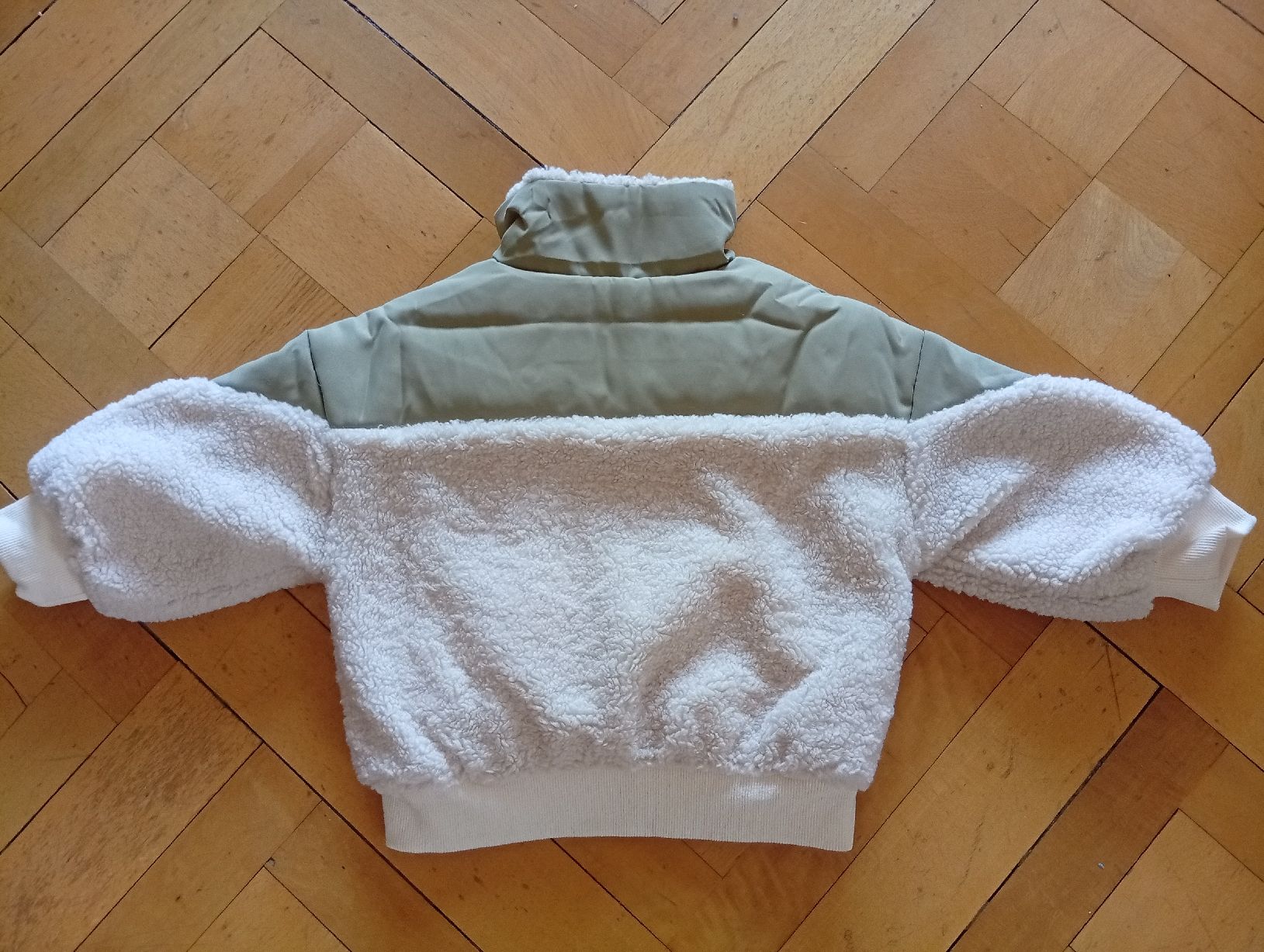 Maglioni & Felpe: Kinder Pullover Jomake Teddyfleece grün weiss Grösse 90 – Nuovo e nell'imballaggio originale da Zürich venduto da teblapi 1