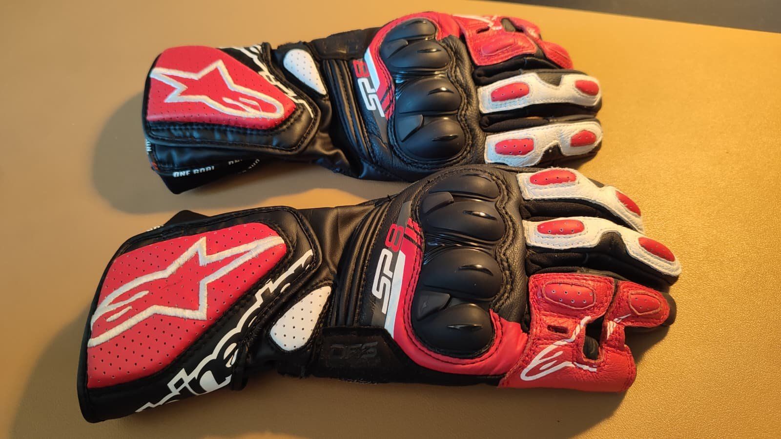 Alpinestars Guanti & manicotti: Motorradhandschuhe Alpinestars SP-8 V3 - S – Nuovo (secondo la descrizione) da Dietikon venduto da ant_q5zn