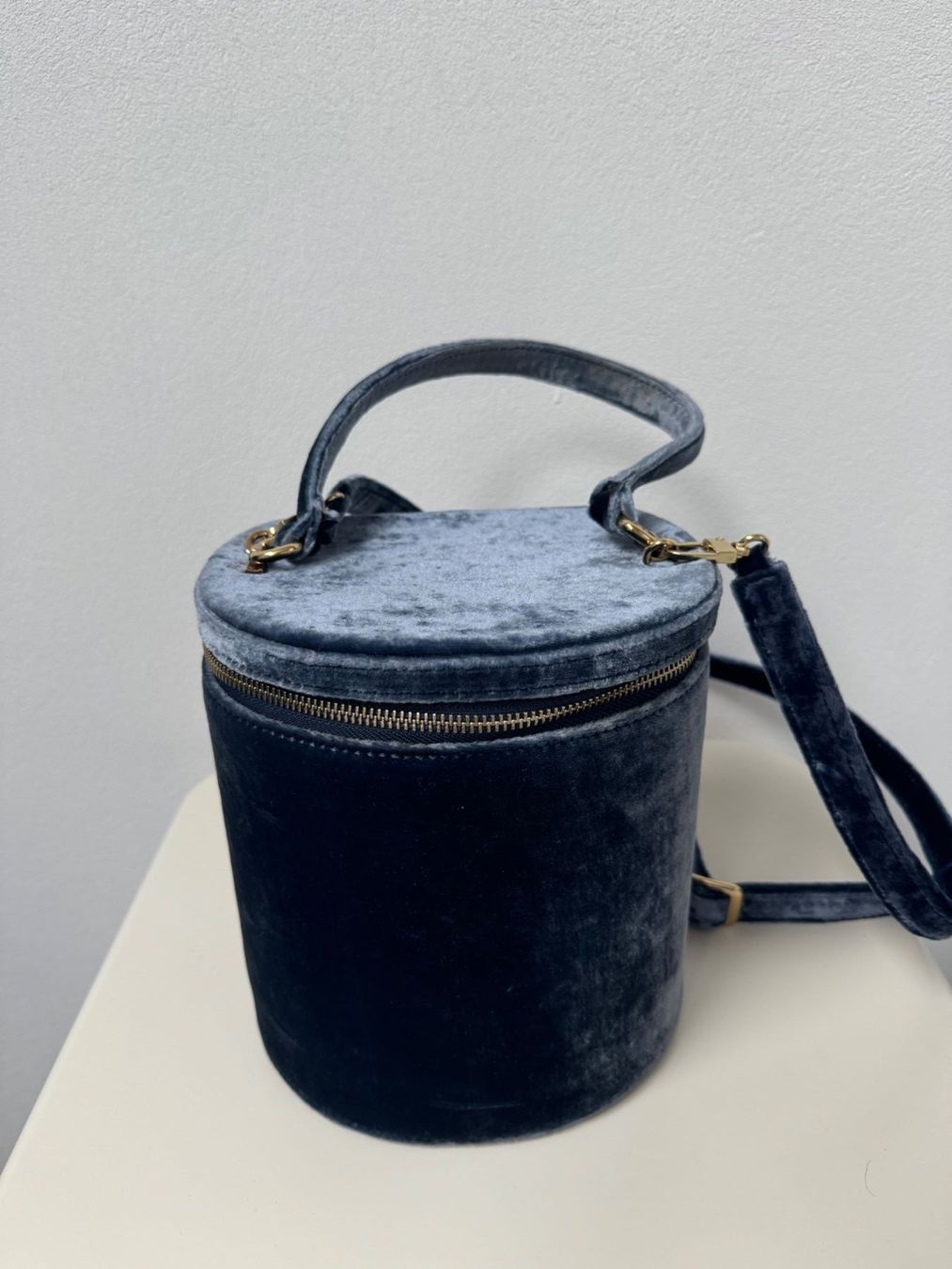 Borse da donna: STAUD Handtasche in blau – Usato da Solothurn venduto da Manjascha