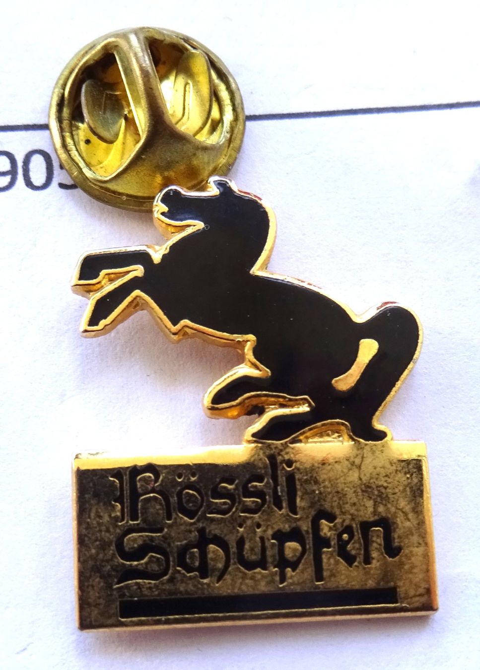 Placchette & Badge: Pin Restaurant Rössli Schüpfen – Usato da Utzenstorf venduto da BUtter81