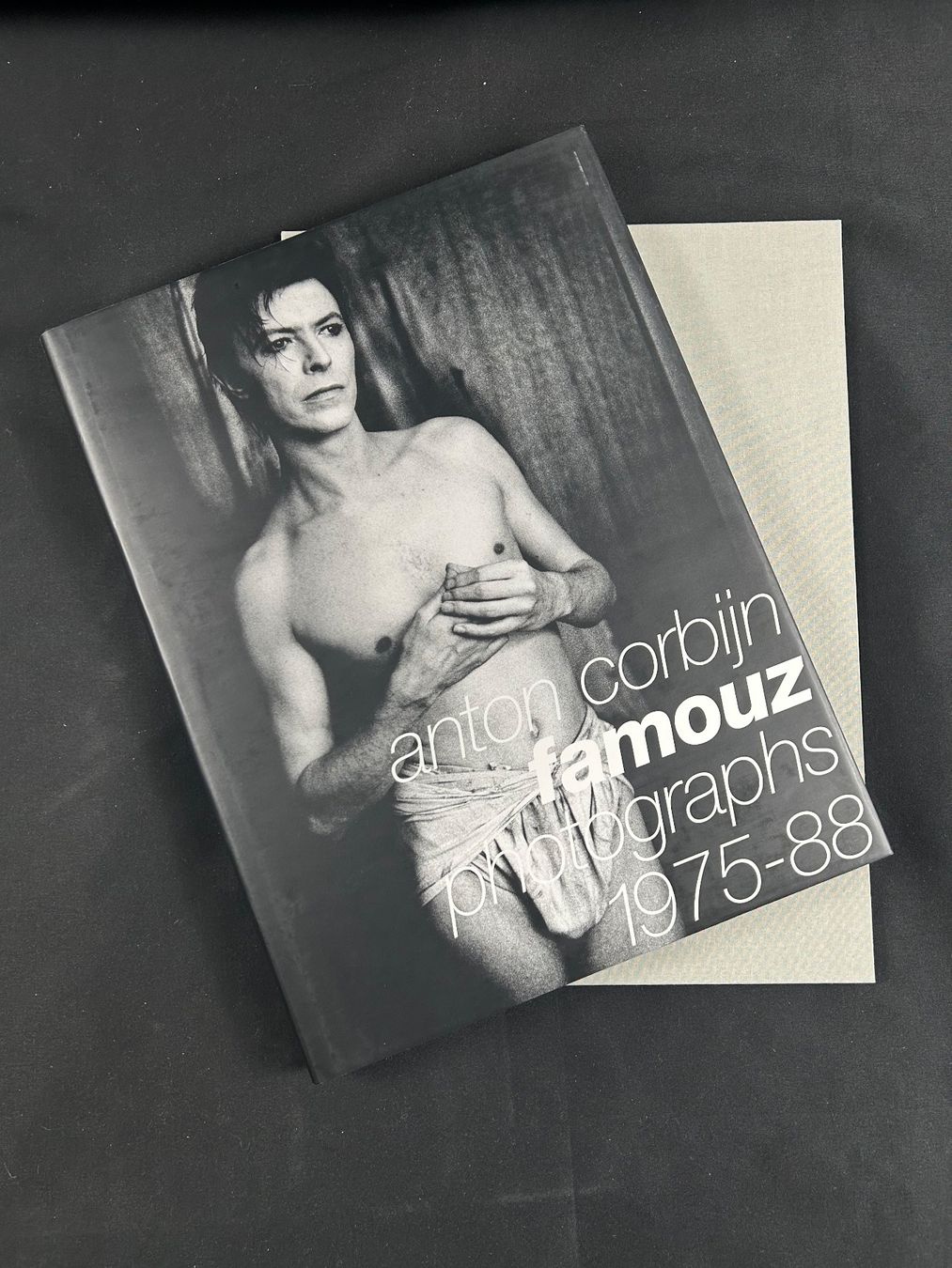 Foto & Immagini: Originalfotografie Anton Corbijn "Famouz" – Usato da Eschenbach LU venduto da rog_y5bx