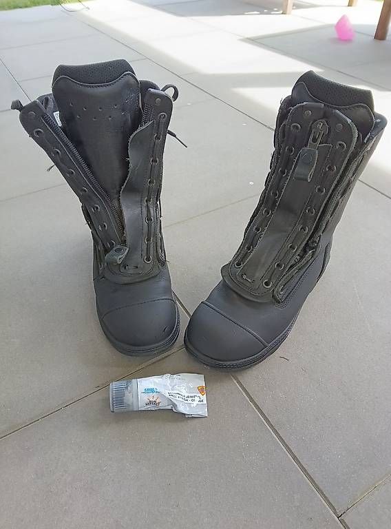 Scarpe da uomo: Feuerwehrstiefel Haix Gr. 42 – Usato da Wittenbach venduto da loggolo 1