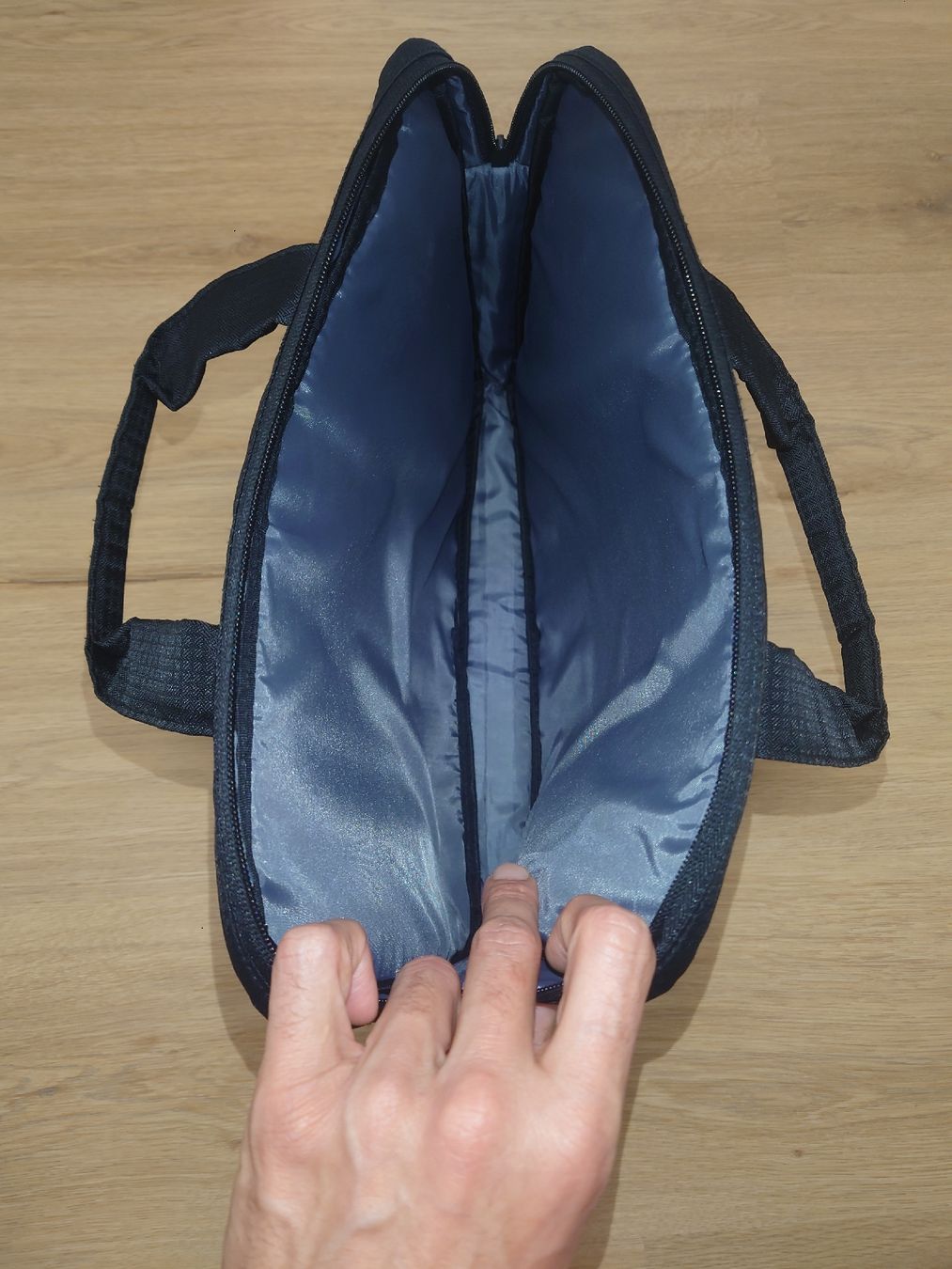 Borse: Dicota Laptop Tasche 35x28cm – Usato da Zürich venduto da Almohammed 3