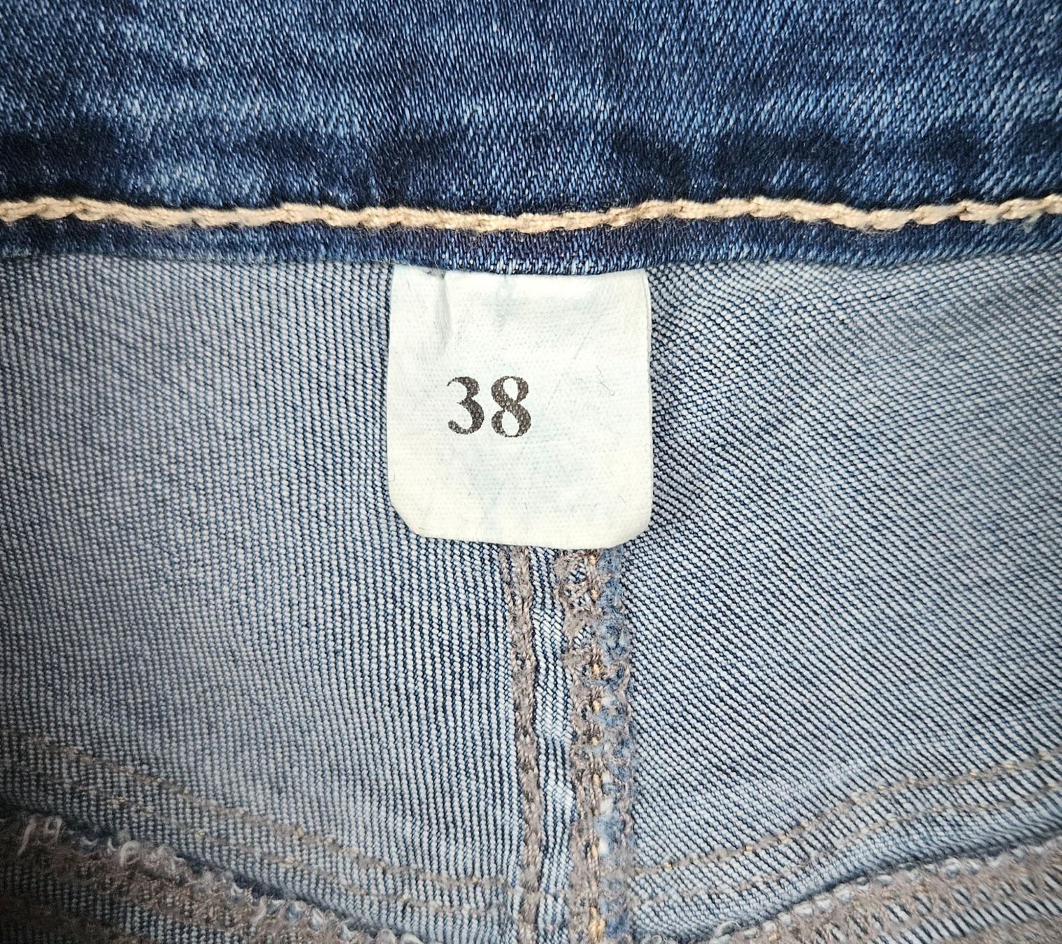 Jeans: Hangover Trachten Jeans – Usato da Seengen venduto da mymu01 1