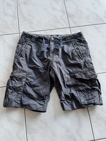 Short Taille 164 correspond à XS