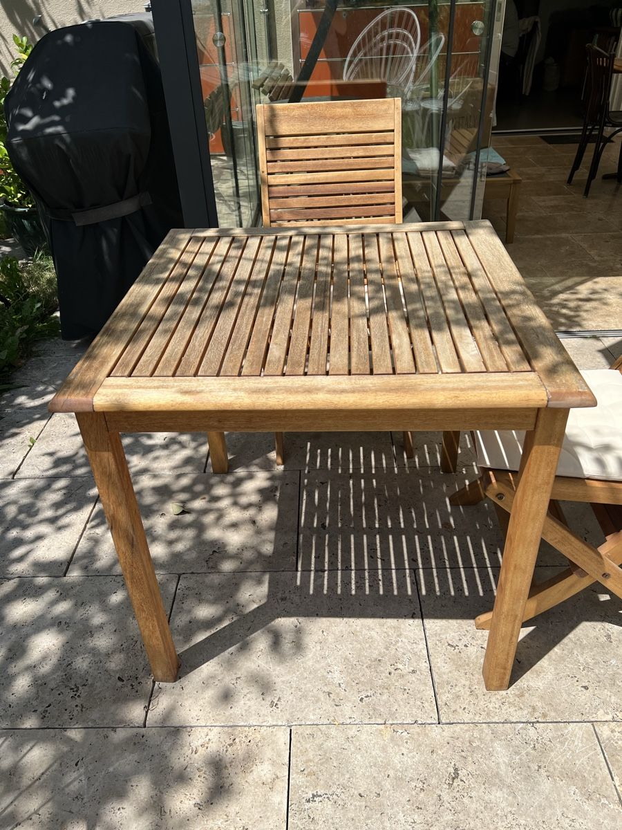 Set di tavolo e panche: Teakholz Tisch und Stühle – Usato da Wabern venduto da La-Vitrine 2