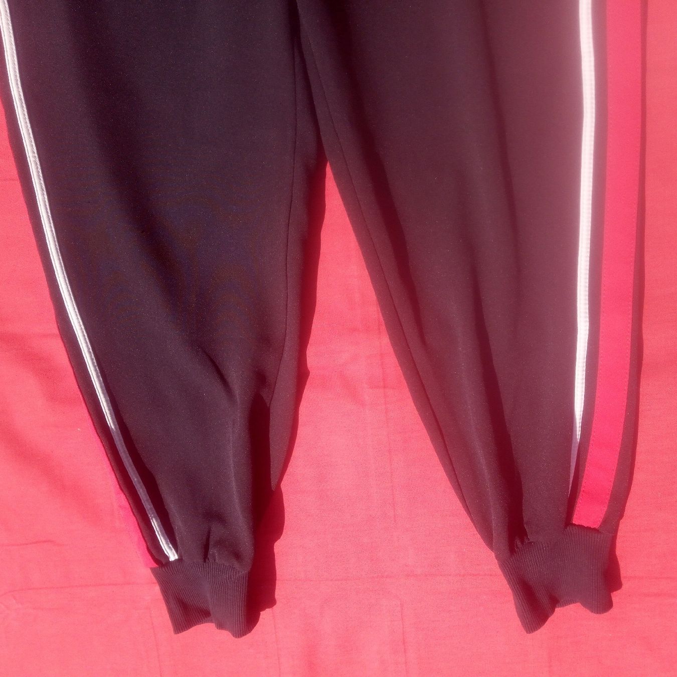 Zara Pantaloni: Zara Basic Trainerhose, Gr. M, schwarz mit Streifen – Usato da Luzern venduto da toenu23 1