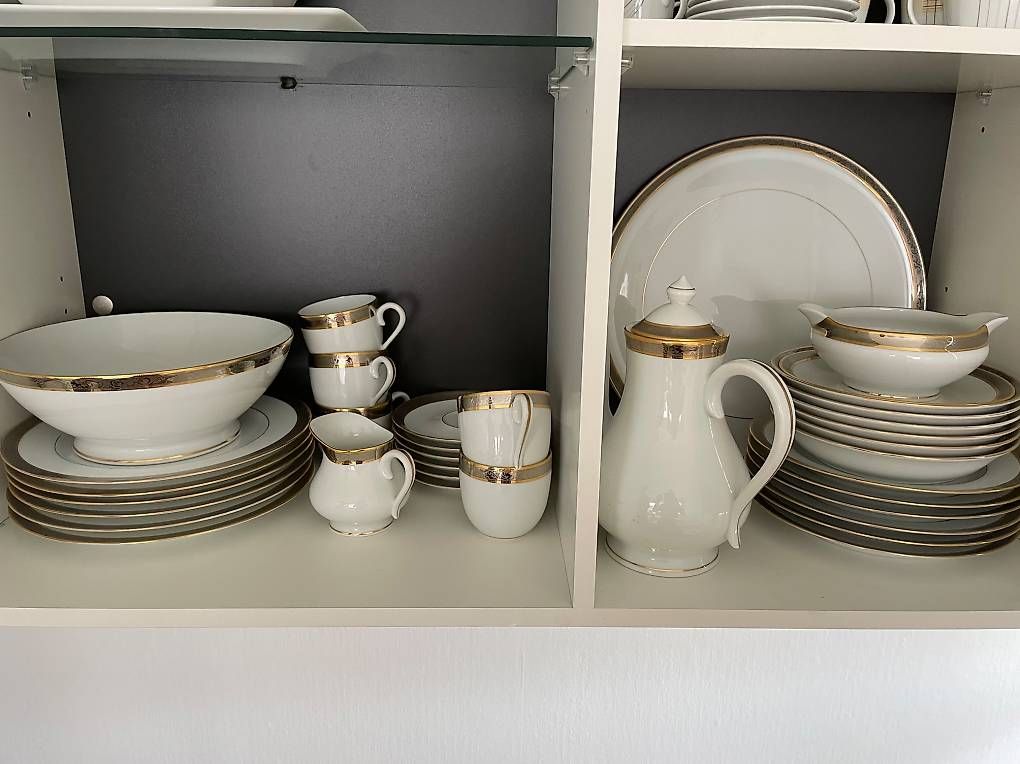 Set di piatti: Geschirr mit Goldrand – Usato da Schlieren venduto da jas_xg5w