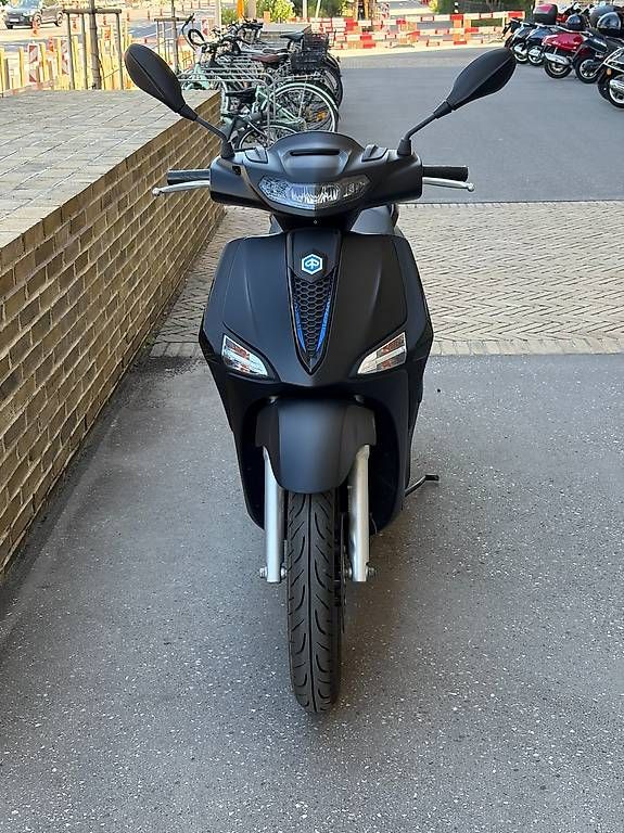 Piaggio Scooters: Piaggio Liberty 125 Sport  E5+ – D'occasion à Basel par theUnplugged 2