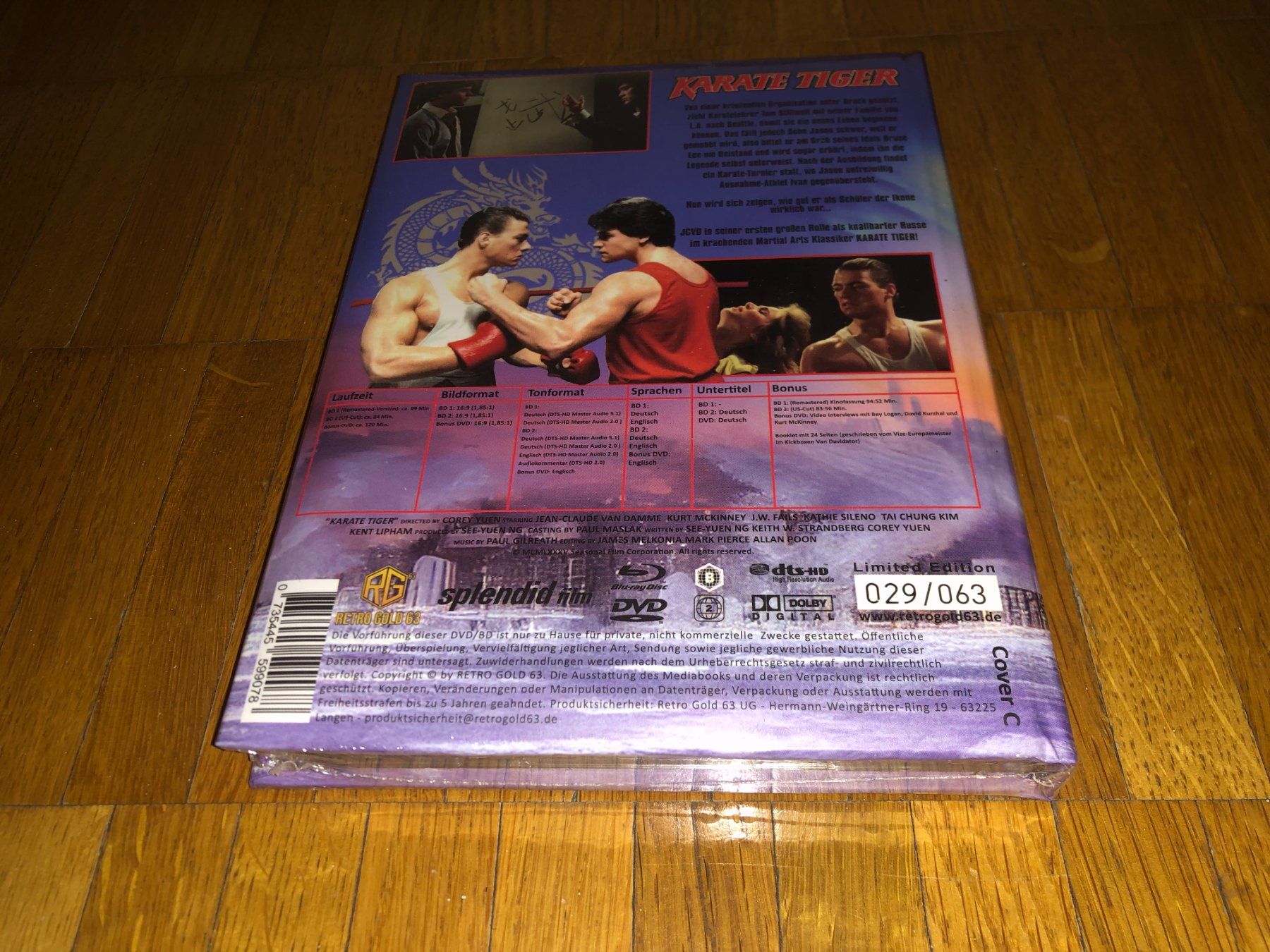 Tutti i DVDs: Karate Tiger - MEDIABOOK - WATTIERT - C - UNCUT – Nuovo e nell'imballaggio originale da Basel venduto da havsok 1