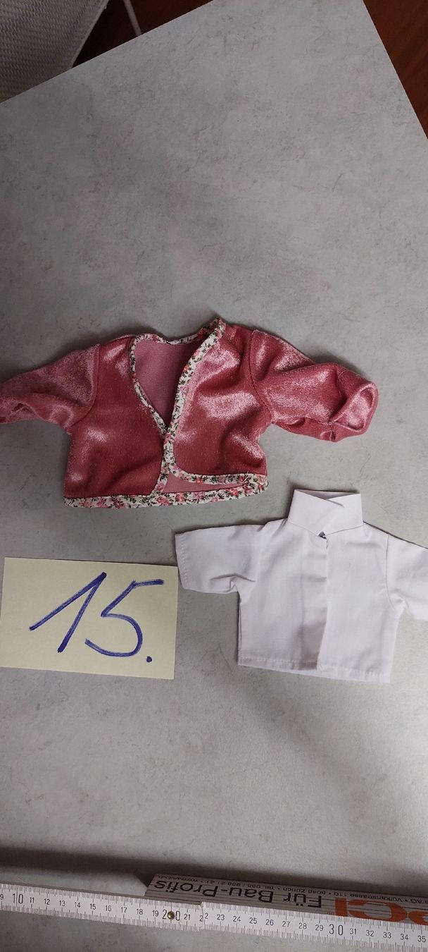 Bambole: 2Puppenkleider  – Nuovo (secondo la descrizione) da Muri AG venduto da nindo1 5