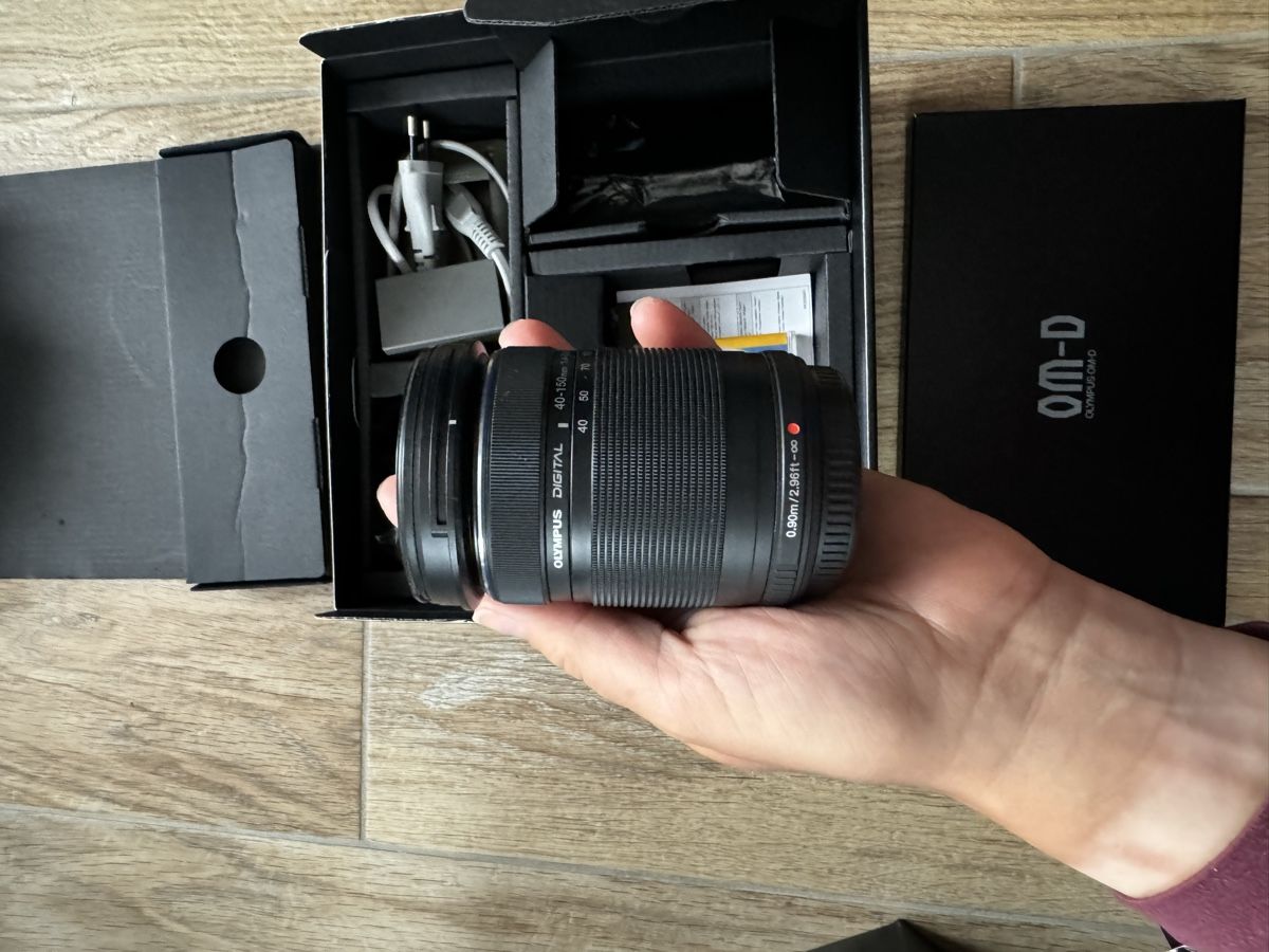 Olympus Fotocamera: Olympus OM-D E-M10 Mark II - Camera with Lens & Extras! – Usato da Unterägeri venduto da mel_mm9s 5