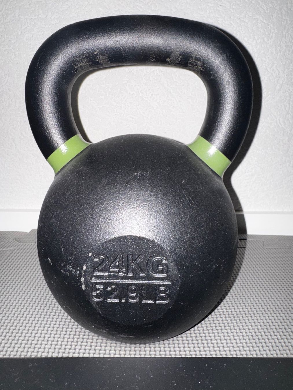 Hanteln & Gewichte: Kettlebell 24 kg – Gebraucht aus Echichens von unideks