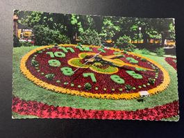 Alte Postkarte GENEVE - L'horloge fleurie 1958