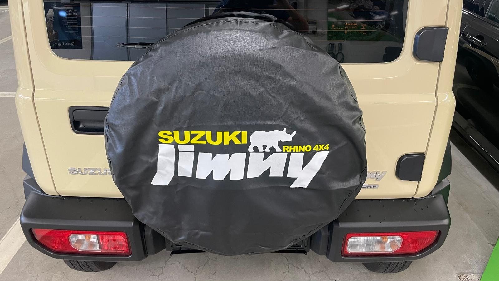 Suzuki Sonstiges Fahrzeugzubehör: Suzuki Jimny Ersatzradabdeckung – Neu (gemäss Beschreibung) aus Schindellegi von GlobalCarTrading_AG